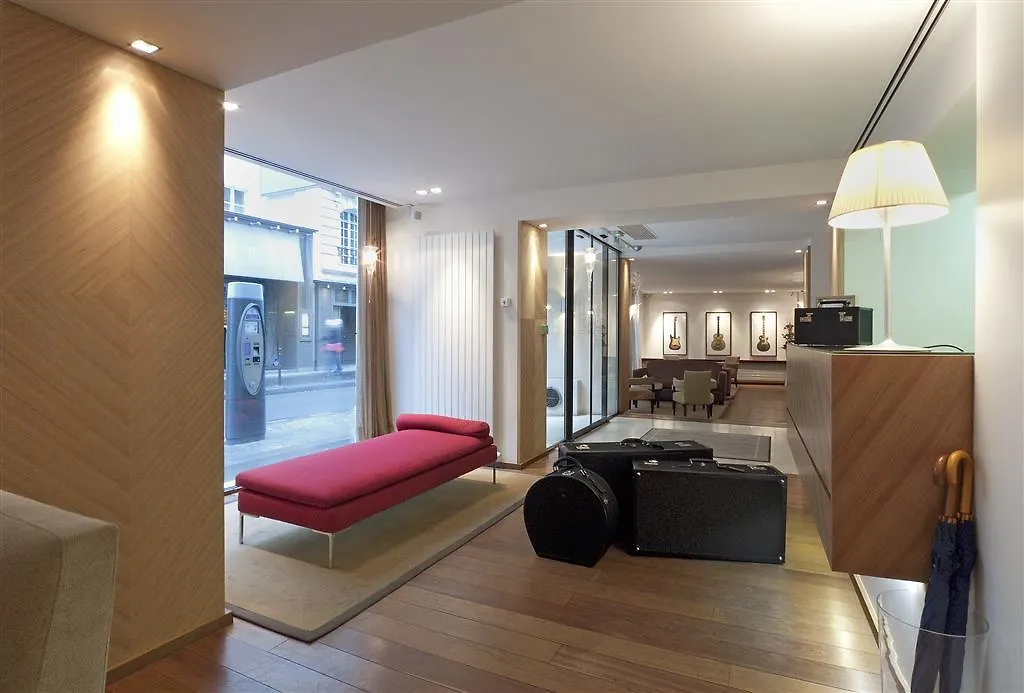 ***  Hotel Le Colisee Paris France