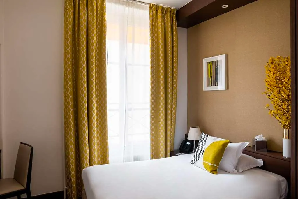 Hotel Le Colisee Paris 3*,