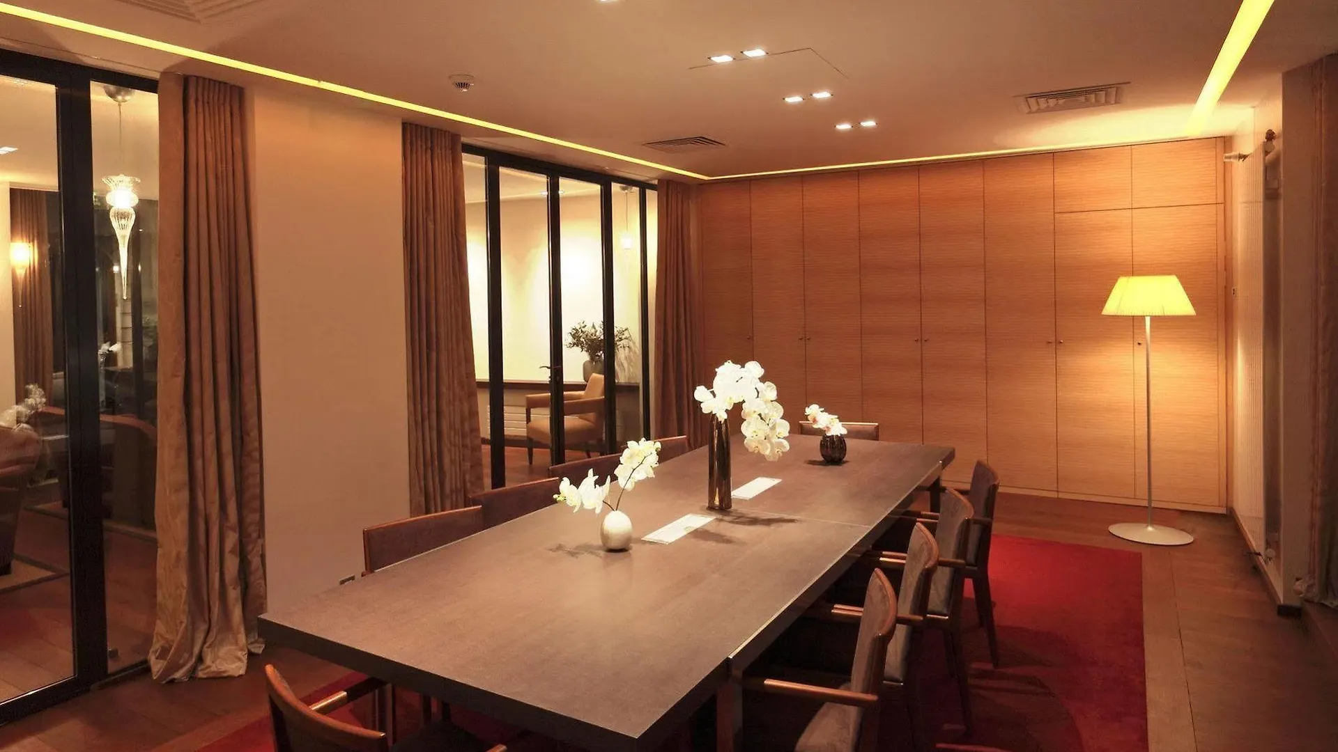 ***  Hotel Le Colisee Paris France