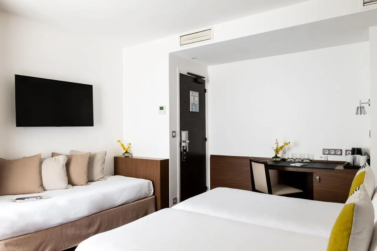 Hotel Le Colisee Paris 3*,